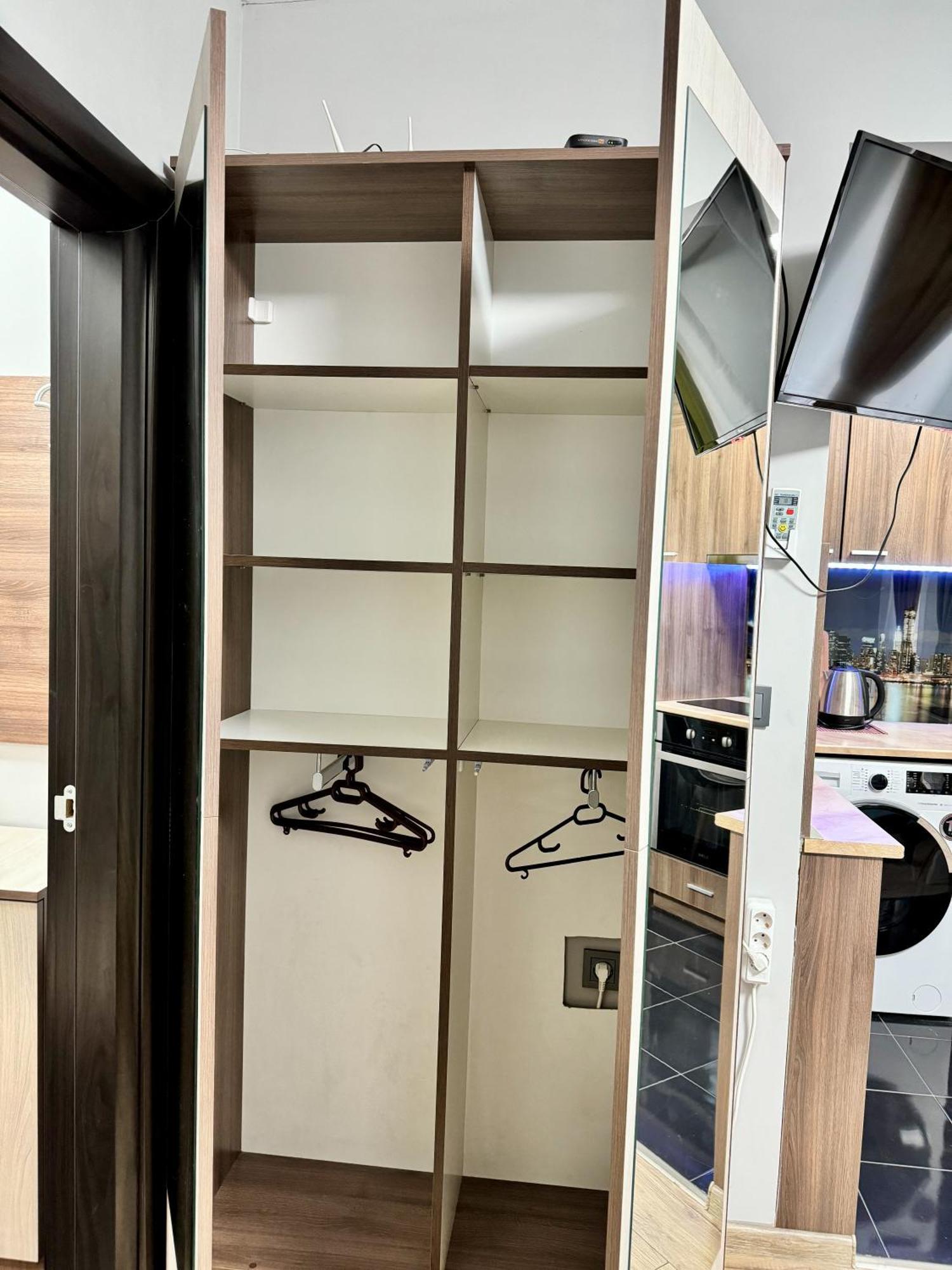 Central Studio Apartment - Varna City Bagian luar foto